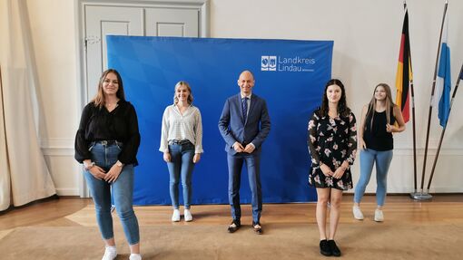 Begrüßung der neuen Auszubildenden am Landratsamt Lindau (Bodensee) Begrüßung der neuen Auszubildenden am Landratsamt Lindau (Bodensee)